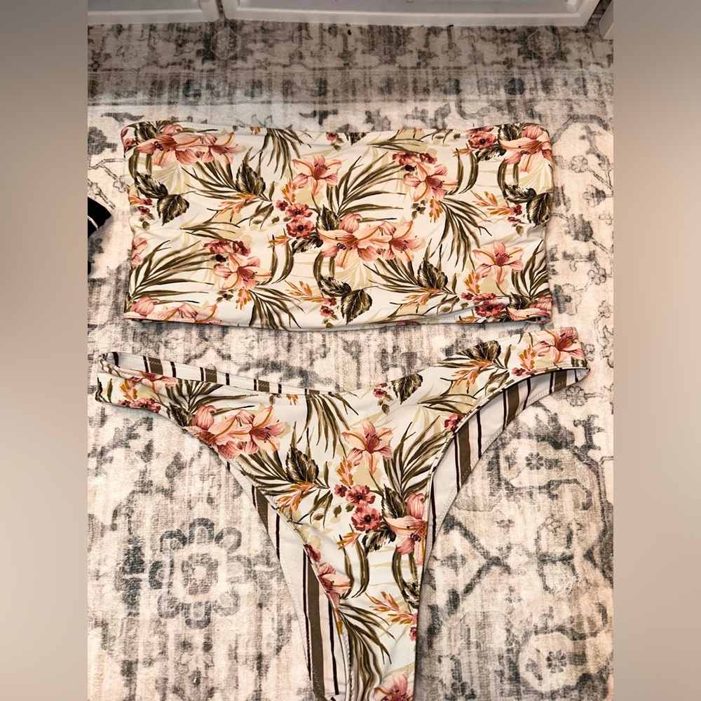 Abercrombie reversible bikini